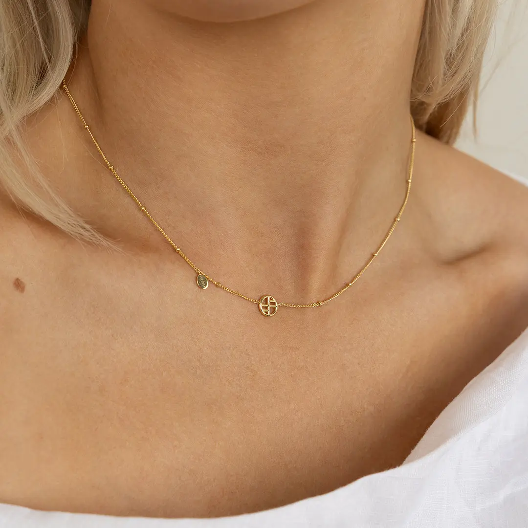 Handgefertigte Czarina Gold Halsketten – Eine Ode an die Stärke und Anmut jeder Frau
