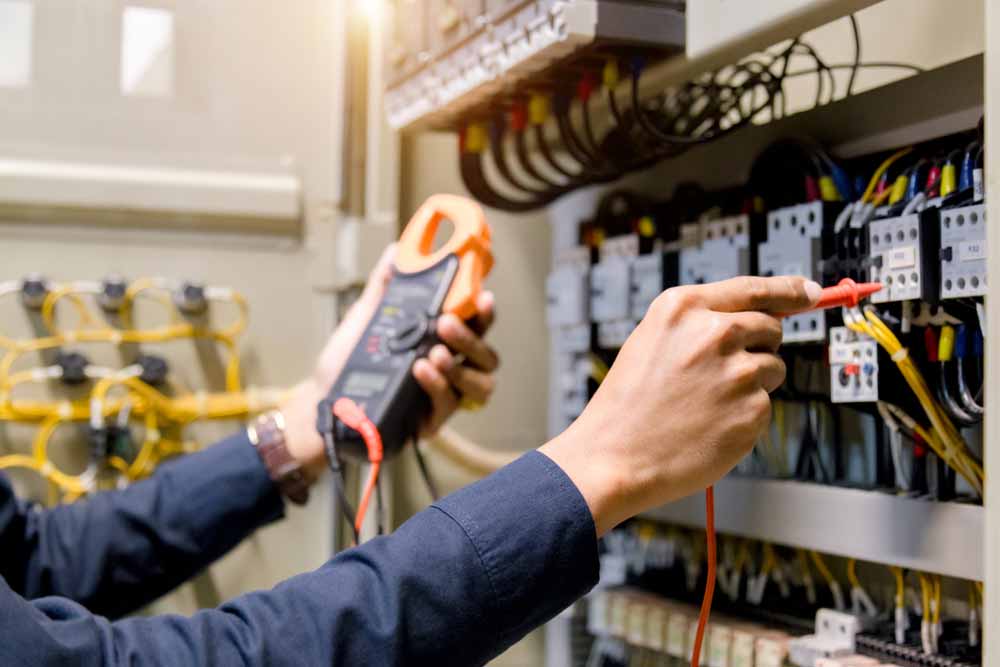 DGUV V3 Prüfung – Warum sie für elektrische Betriebsmittel unerlässlich ist