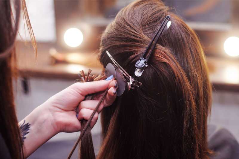 Echthaar Tressen, Bonding Extensions und mehr: Die besten Methoden zur Haarverlängerung