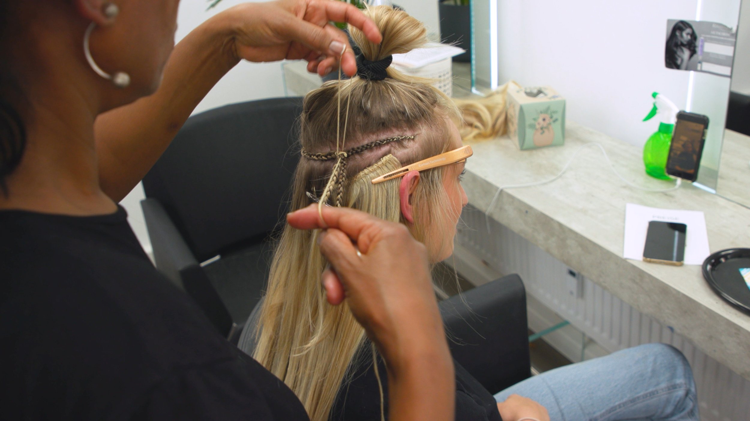 Entdecken Sie das Geheimnis schöner Haare: Haarverlängerung in Frankfurt