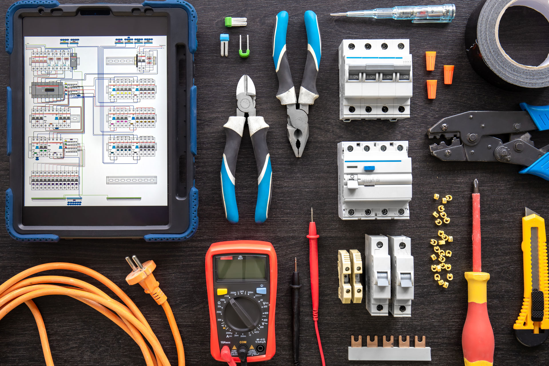 Ihr Partner für effiziente Elektroinstallationen: elektrostube24!